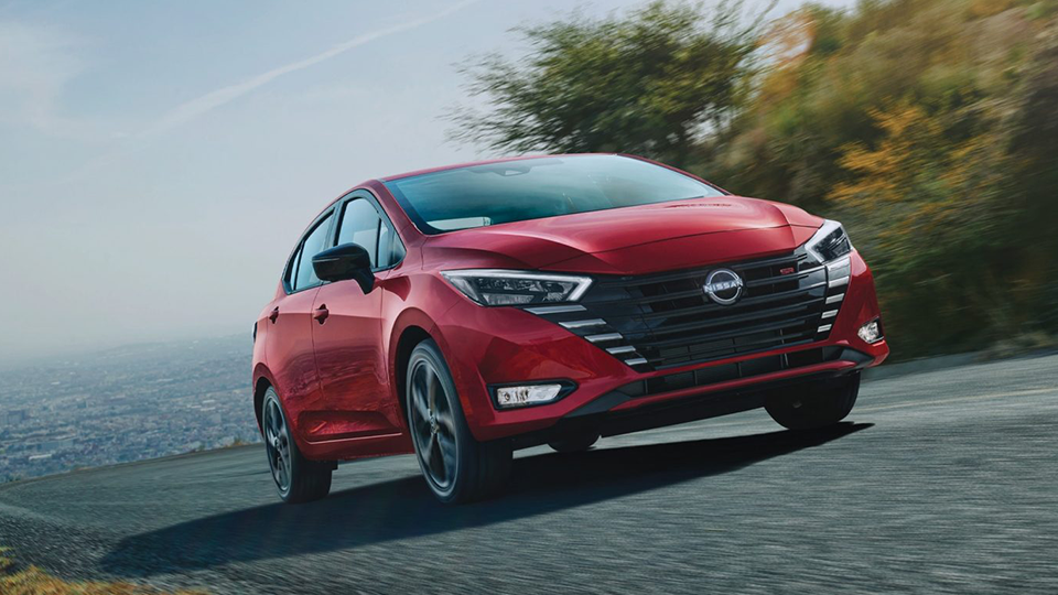 Nissan Versa Advance 2025